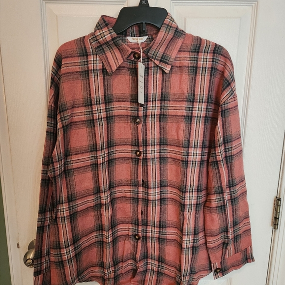 Fantaslook large button down medium - Picture 1 of 3